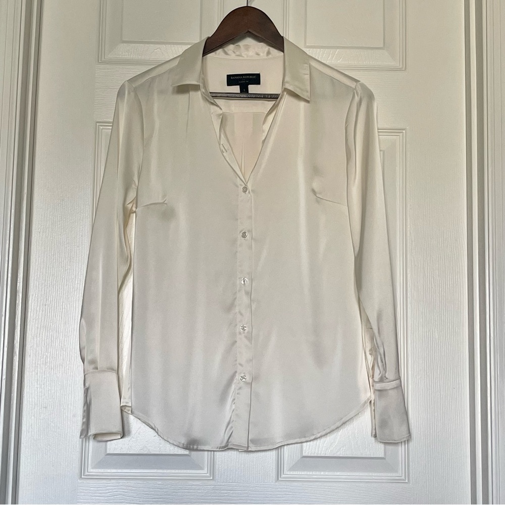 Banana Republic button down blouse